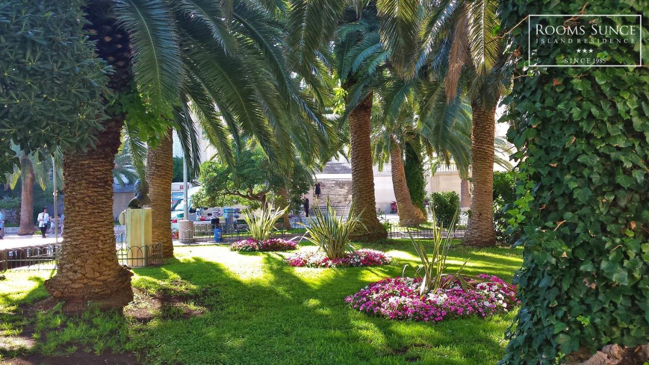 Apartments Residence Sunce Supetar - Cozy Base To Stay And Explore Island Brac Free Parking Buitenkant foto